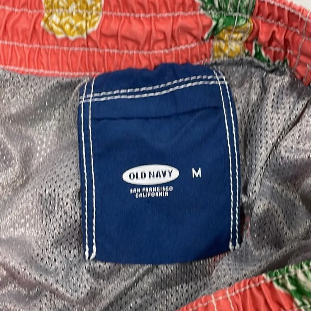 NWOT Old Navy Pineapple Swim Trunks.  Size M medium 30/32 men’s